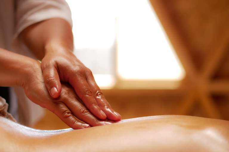 Massage tui na ventouse dos femme